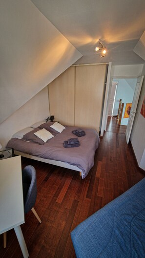 5 Schlafzimmer, Bügeleisen/Bügelbrett, Reisekinderbett, kostenloses WLAN