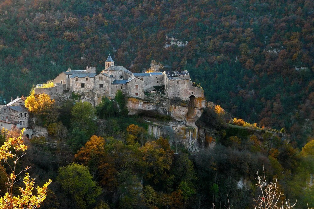 Very well equipped 3*** Gîte in Cantobre with Valley views you'll never forget
