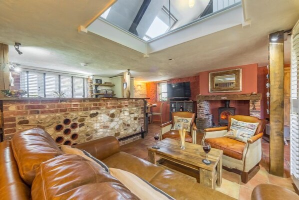 TV, fireplace, stereo