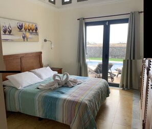 2 bedrooms, in-room safe, iron/ironing board, free WiFi