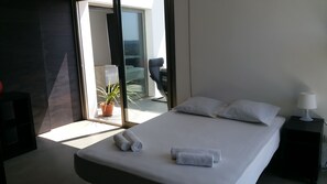 4 chambres, fer et planche à repasser, Wi-Fi, literie fournie