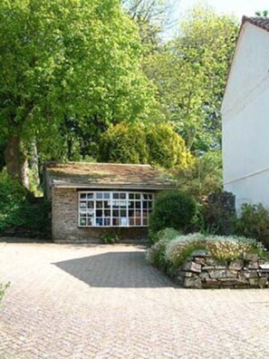 Exterior - Smithy Cottage  17th century converted barn (Looe)
