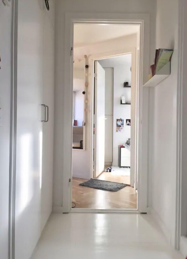 Interior - Cozy and beautifully lit attic with easy commuting to the city centre (København N)
