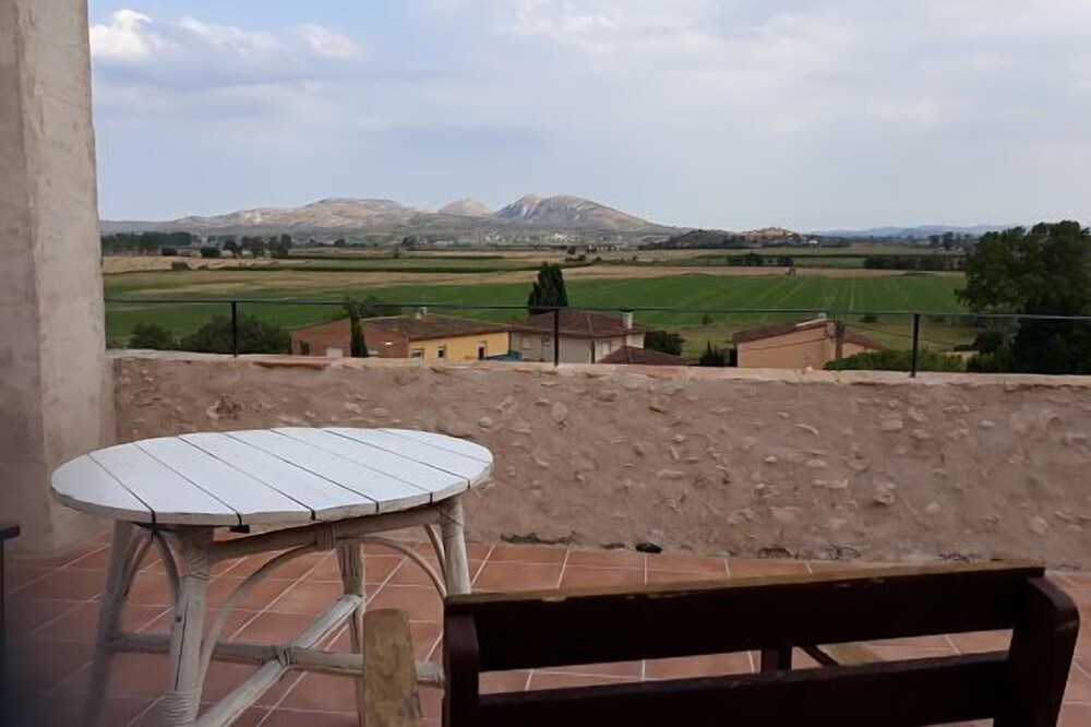 Self catering Turisme Rural Cal Pastor d'Albons for 5 people