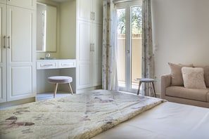 5 bedrooms, in-room safe, iron/ironing board, travel crib