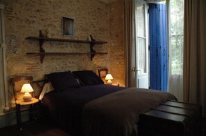 2 chambres, fer et planche à repasser, accès au Wi-Fi (inclus)