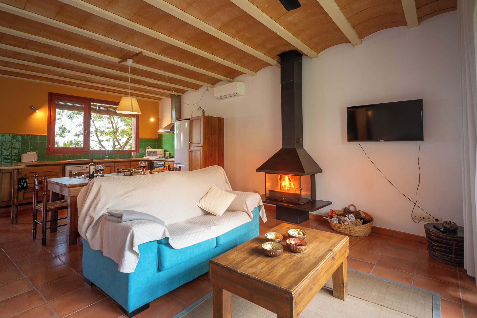 智能电视、壁炉