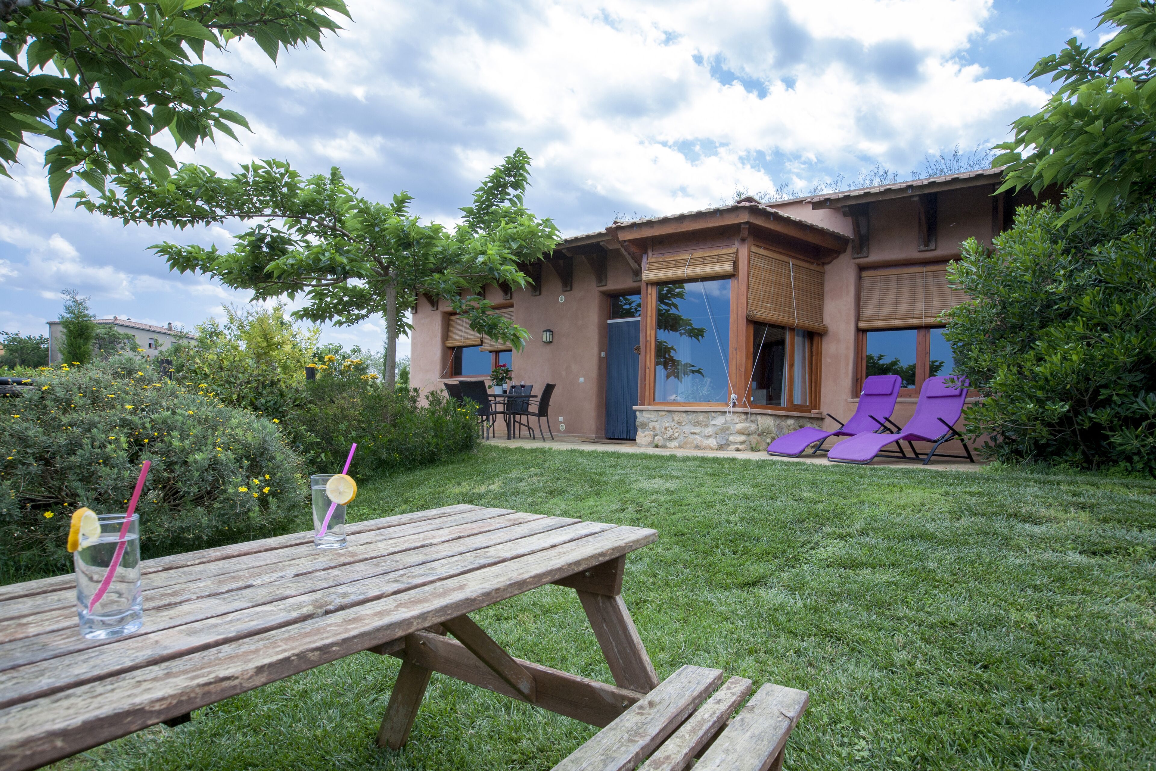 Eco country house near Costa Brava. Garden, pool and views
