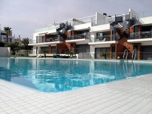 Outdoor pool - Beautiful Penthouse Apartment 4 pers. in Punta Prima, Costa Blanca, Spain (Torrevieja)