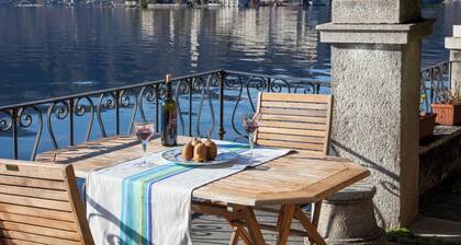 Lakefront apartment with garden in the center of Orta San Giulio