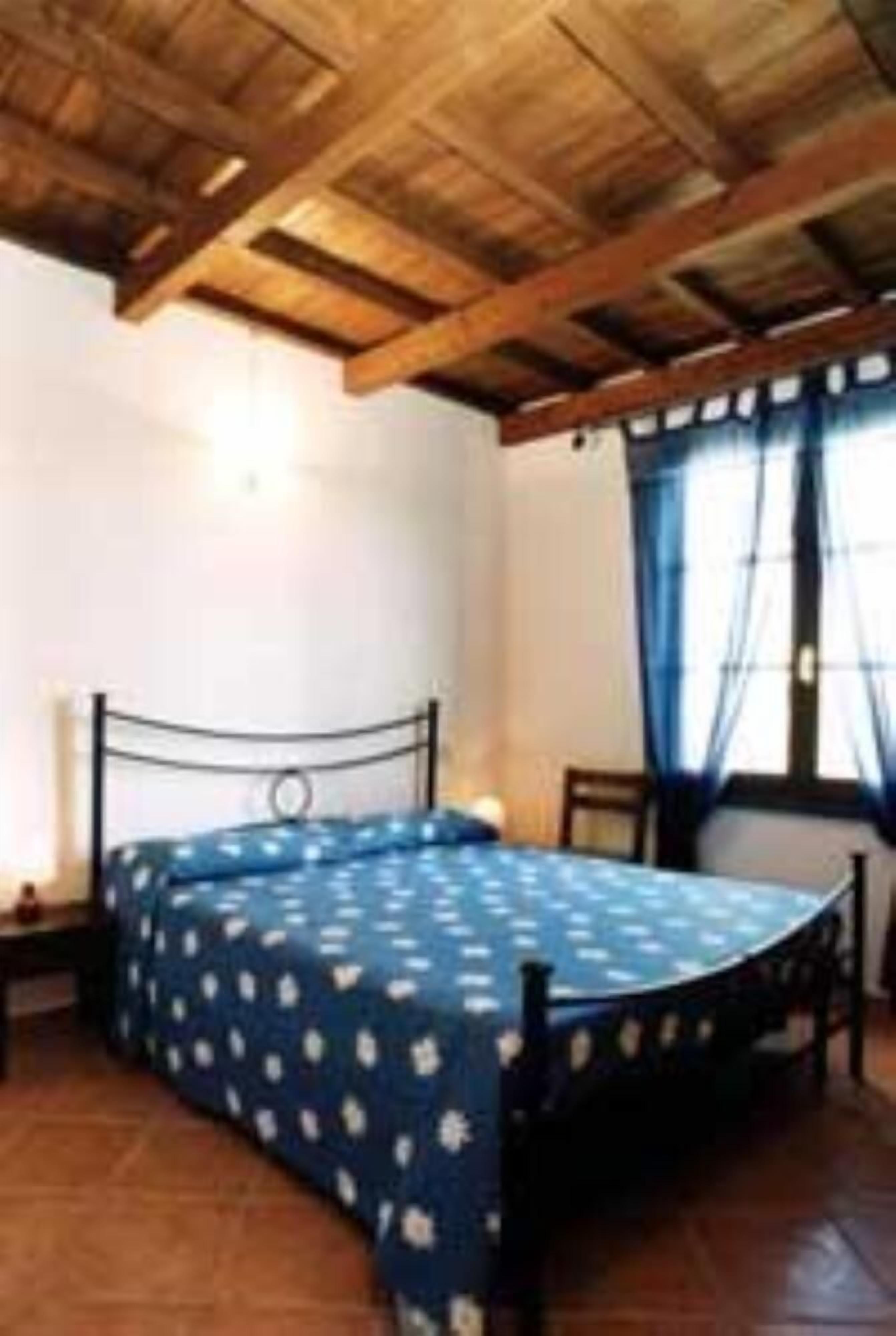 House with garden,near sea.