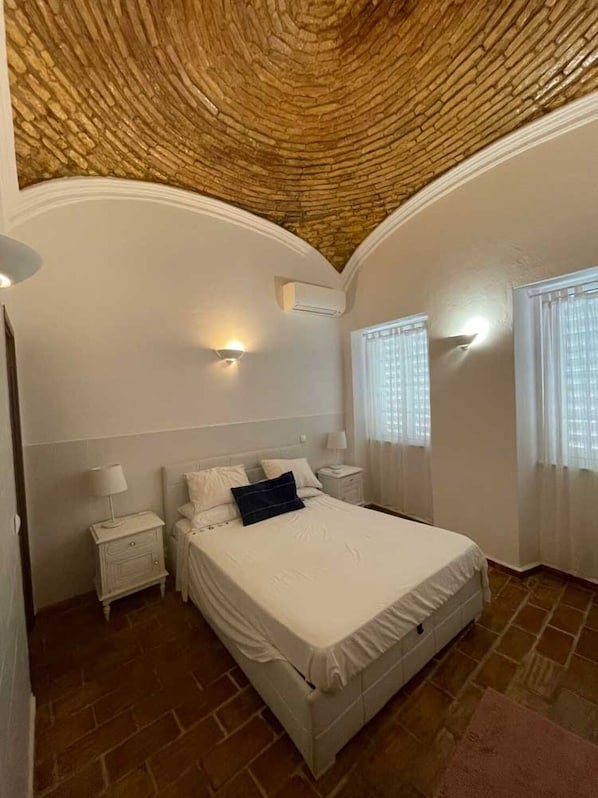 1 Schlafzimmer, Bügeleisen/Bügelbrett, kostenloses WLAN, Bettwäsche