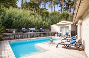 Outdoor pool, a heated pool - stylish villa with beautiful sea view and heated pool (May to Sept) (Lège-Cap-Ferret)