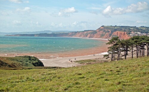 Viehättävä mökki rauhallisella paikalla