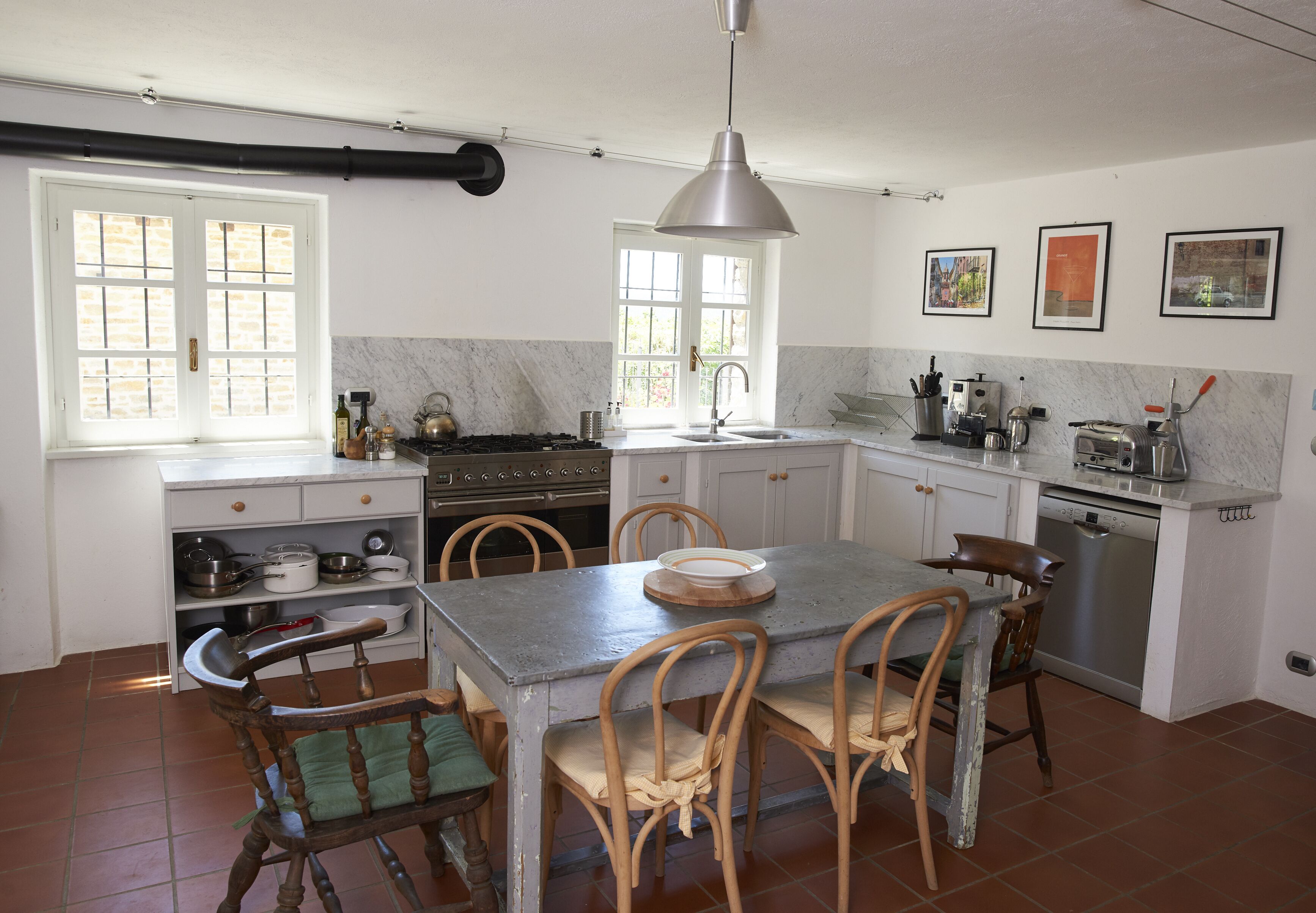 Charming Villa, large heated pool, wonderful views, peaceful location