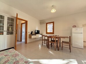 Dining - PRIVATE VILLA WITH PRIVATE GARDEN (Solanas)