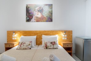 1 bedroom, free WiFi, bed sheets - Comfort Double Room Semi Basement 23 meters Parikia near Livadia Beach.  (paros)