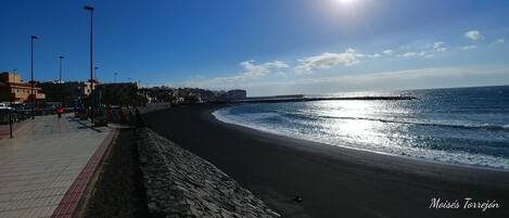 Beach nearby, sun loungers