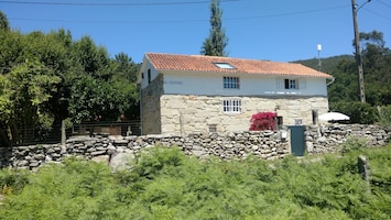 Os Salguieiros (the Willows)