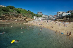 Beach nearby, sun loungers