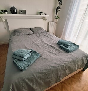 3 chambres, fer et planche à repasser, lit parapluie, Wi-Fi gratuit