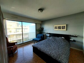 3 chambres, fer et planche à repasser, lit parapluie, Wi-Fi gratuit