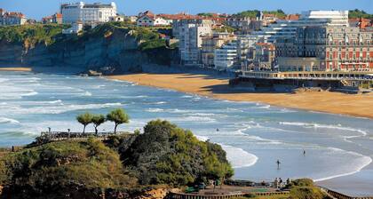 ParenthÚse Biarrote - T4 lumineux, parking, idéal familles, amis & séjours longs