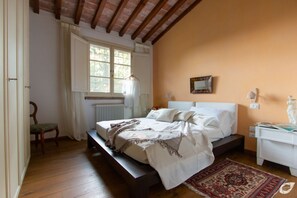 4 bedrooms, iron/ironing board, WiFi, bed sheets - Il Castagno Country House Versilia, villa with private pool and air conditioning (Camaiore)