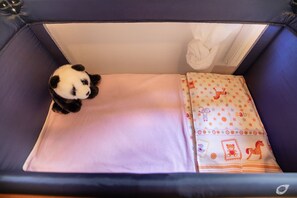 4 quartos, ferros/tábuas de passar roupa, Wi-Fi, roupa de cama