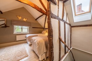 2 bedrooms, iron/ironing board, Internet, bed sheets