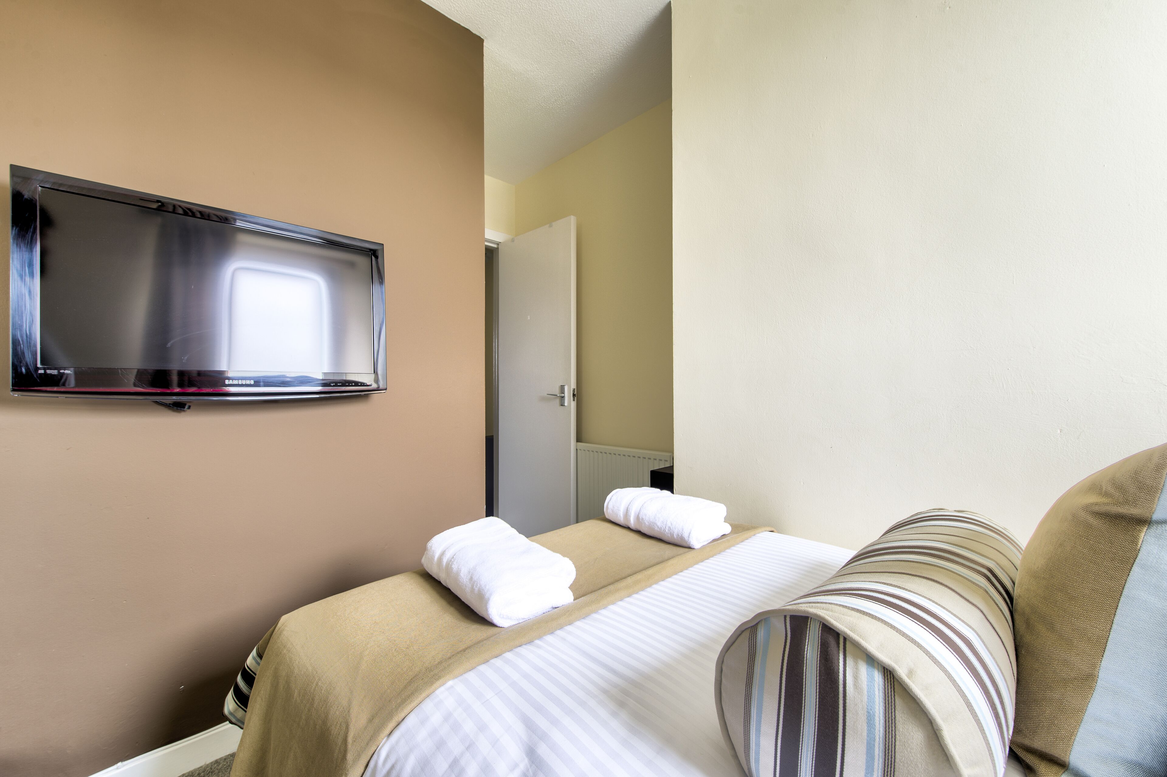 Serviced Apartment No. 5