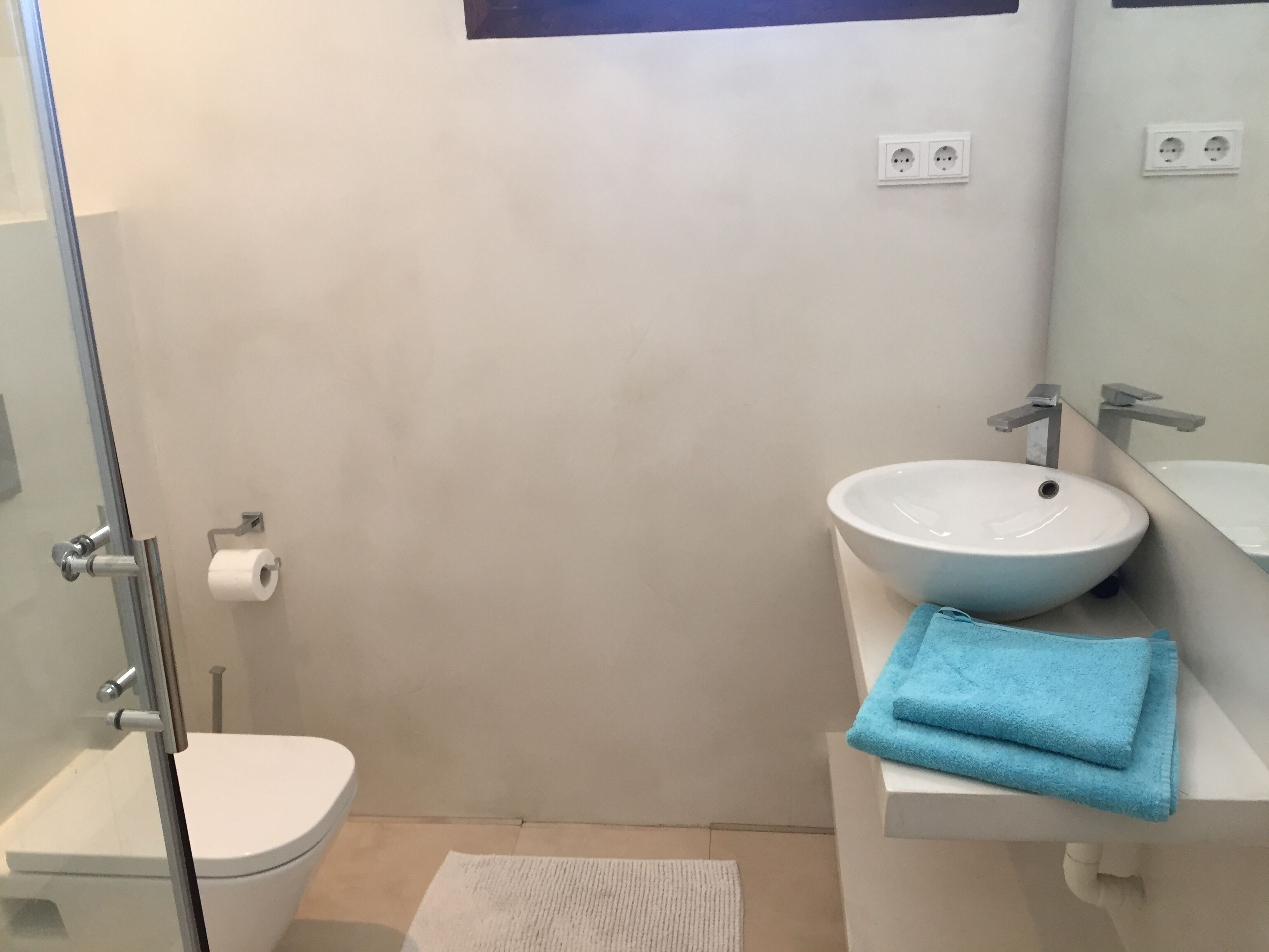 5-bed villa SUPERlocation: beach, restaurants, harbour, all walking distance! 