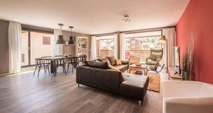 Luxus-Neubauwohnung mit Bergaussicht, Lift-Zugang und Wellnessbereich