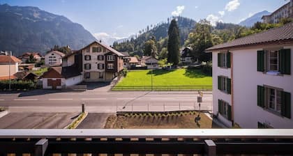 Luxus-Neubauwohnung mit Bergaussicht, Lift-Zugang und Wellnessbereich