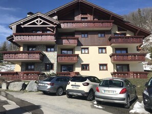 Exterior - Large, comfortable apartment with easy-access to the slopes (Meribel Village)