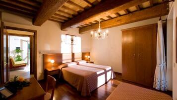 1 chambre, fer et planche Ă  repasser, Wi-Fi, draps fournis