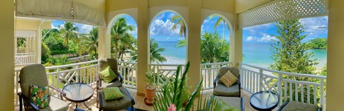 Spacious, Family Friendly, Top Floor, 3 Bedroom Apartment on the Beach