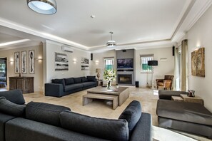Smart TV, table football, ping pong, stereo - Luxury 14 bedroom Quinta De Carmo (Albufeira)