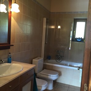 Duschwanne, Whirlpool, Haartrockner, Bidet