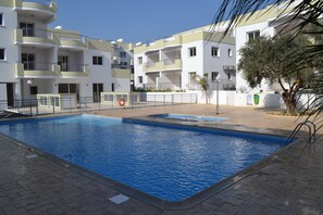 Alberca techada y alberca climatizada