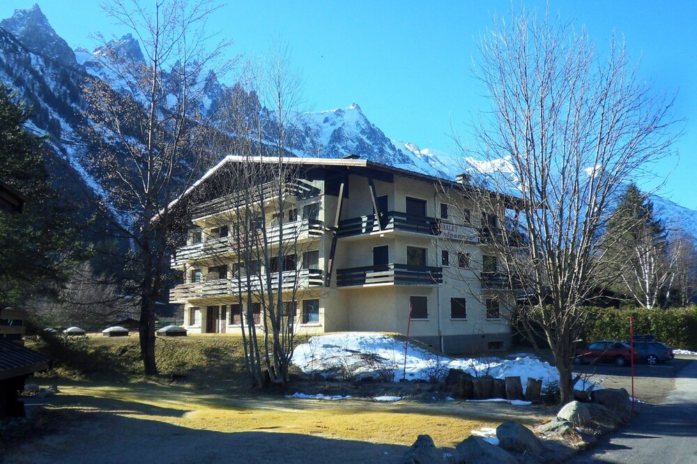 CHARMING CHAMONIX GOLF STUDIO