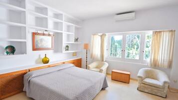 5 soverom, strykejern/-brett, internettilgang og sengetøy