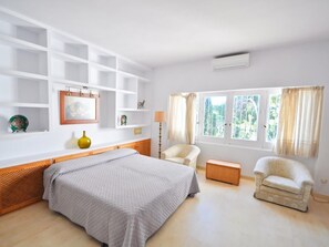 5 Schlafzimmer, Bügeleisen/Bügelbrett, Internetzugang, Bettwäsche