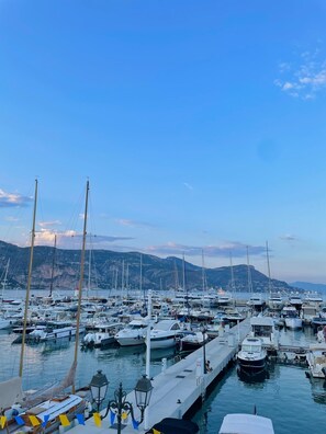 Marina - 'La Colline' Panoramic 2 bed Apartment. Large Terrace, Sea Views, Pool/Parking (Villefranche-Sur-Mer)