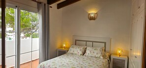 3 Schlafzimmer, Zimmersafe, Bügeleisen/Bügelbrett, WLAN