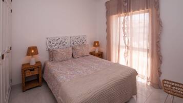 1 bedroom, in-room safe, iron/ironing board, free WiFi