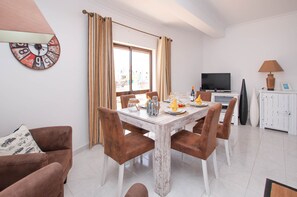 Dining - Walk to Beach & Strip Stylish 2BR w/ Pool, Terrace & BBQ | Albufeira (Albufeira)