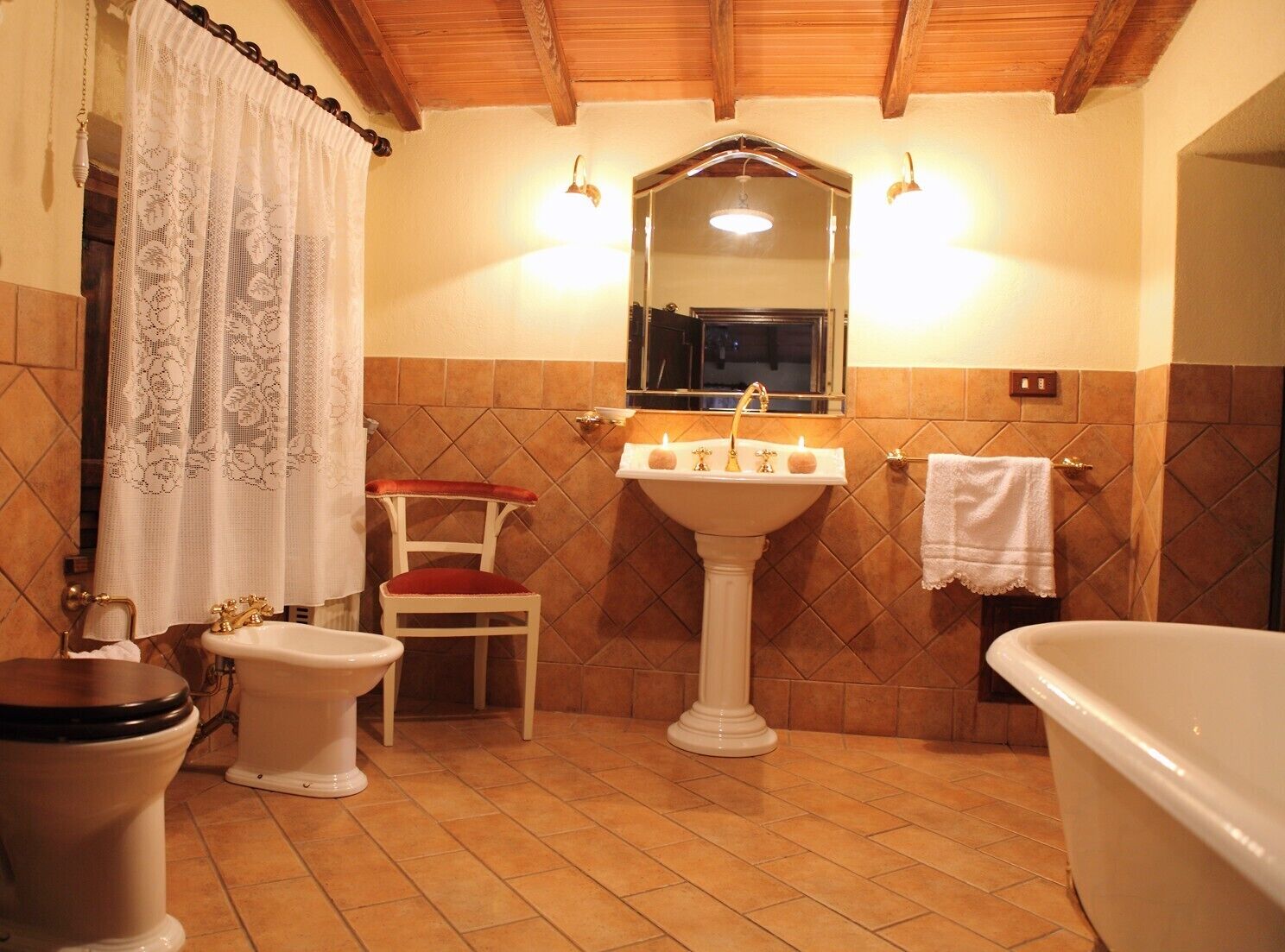 Casa di campagna, recentemente restaurata, con piscina e vista panoramica