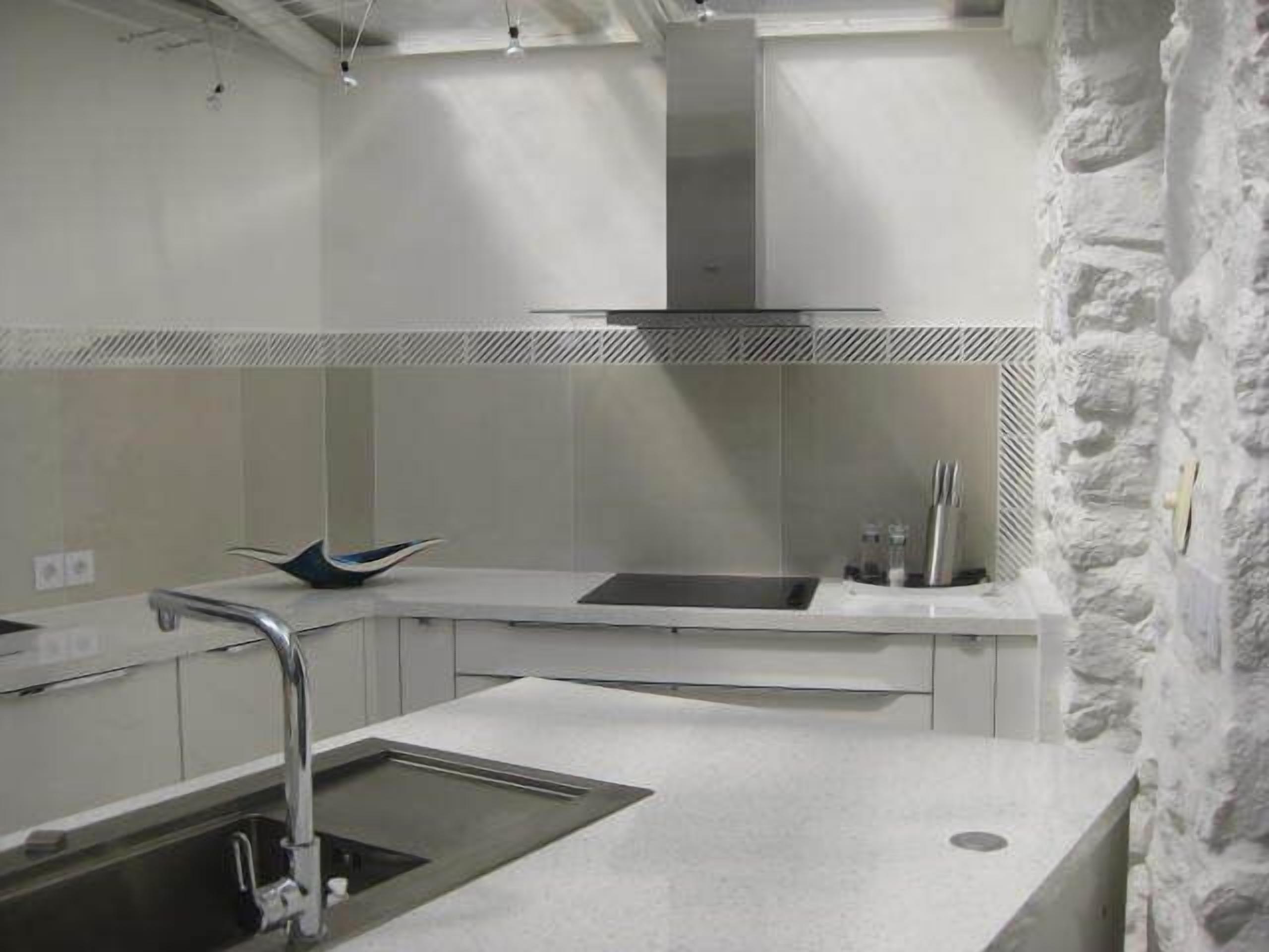 Villa, pool & garden close to Cannes and beach. 20 Guests