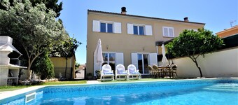 VILLA HUGO- House in residential area Bahía Grande. Private pool. Ideal for families. Very popular - Free Wifi